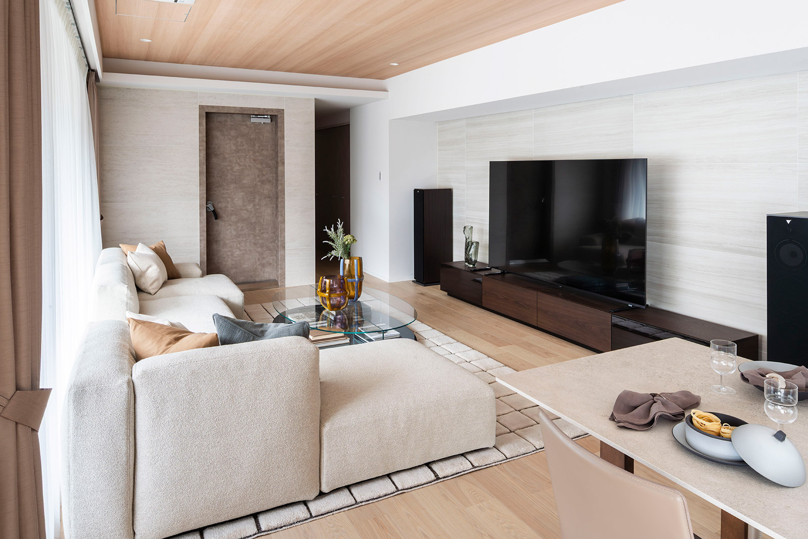 カッシーナ SAGE　【28日まで】 【直接引き取りは18500円引き！】 株式会社 白石地所 Konomi Soleado Hiroo - 納品事例 | カッシーナ