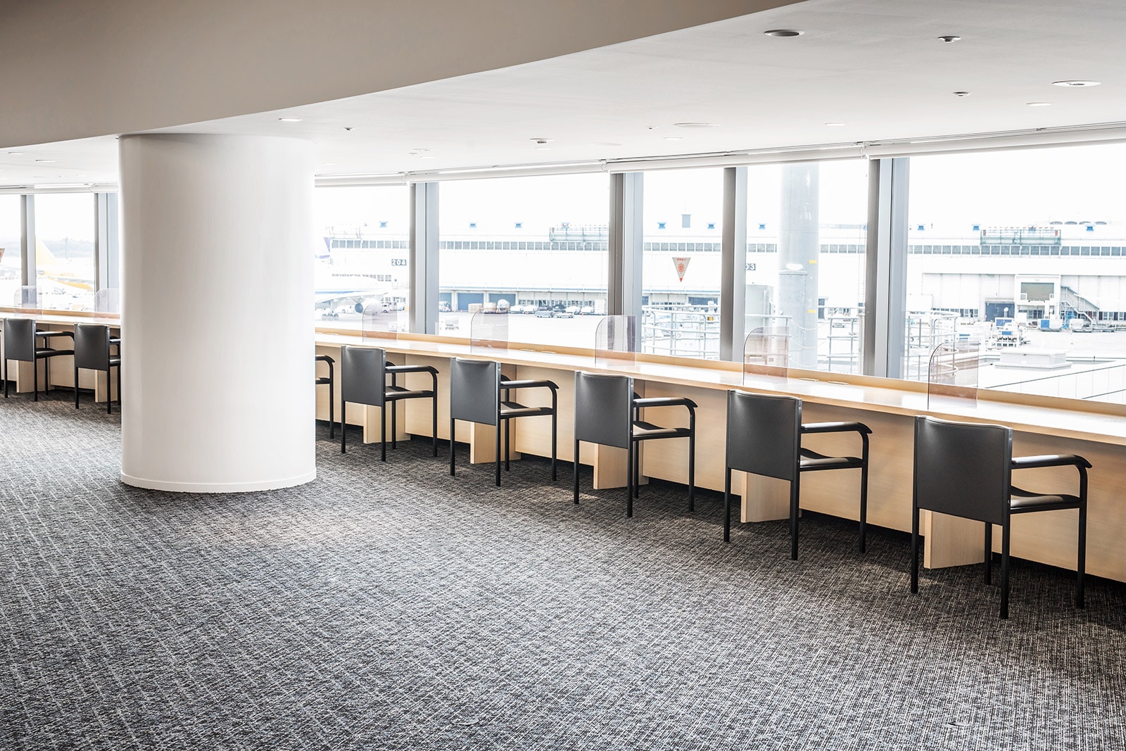 NARITA PREMIER LOUNGE