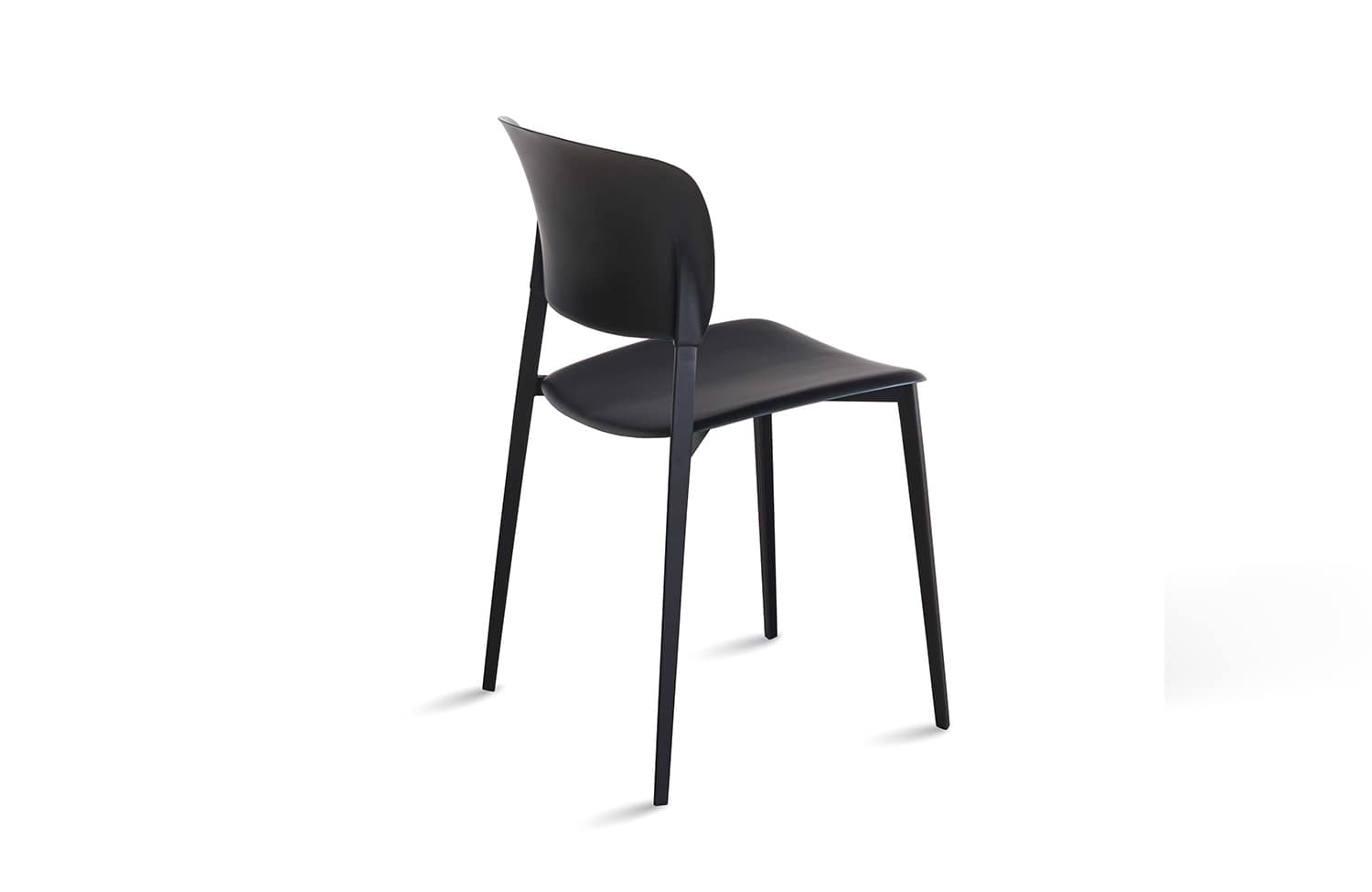 Cassina ixc.のスタッキングチェア　黒　座面は専門業者で本革に張替済 PLY（プライ スタッキングチェア）DESALTO | カッシーナ・イクスシー
