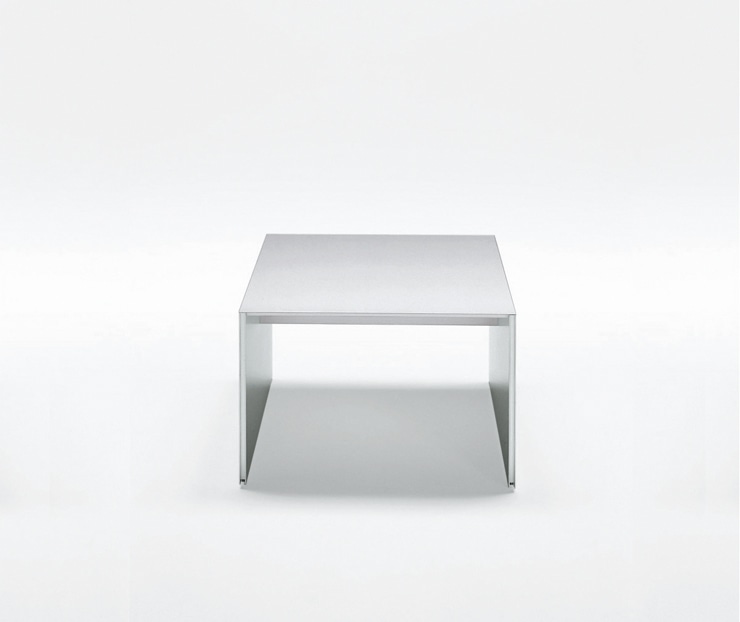 AIR FRAME 3002 low table