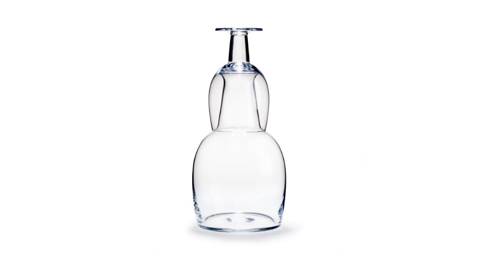 GLASS CARAFE
